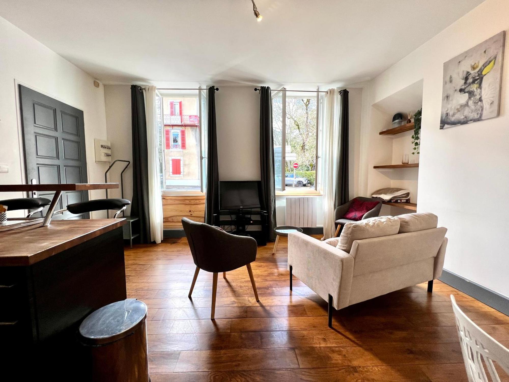 Joli Appartement En Centre Ville Bagnères-de-Bigorre Exteriér fotografie