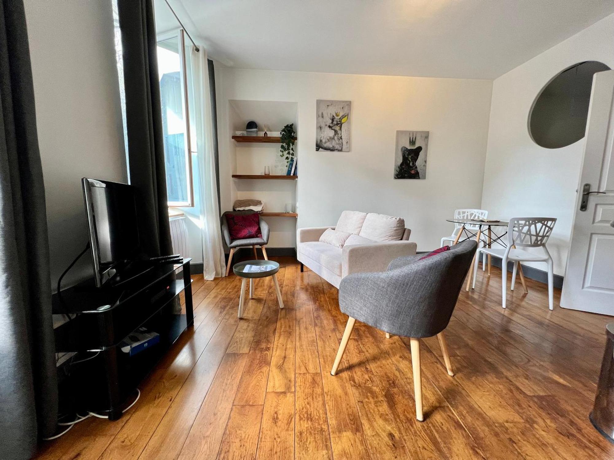 Joli Appartement En Centre Ville Bagnères-de-Bigorre Exteriér fotografie